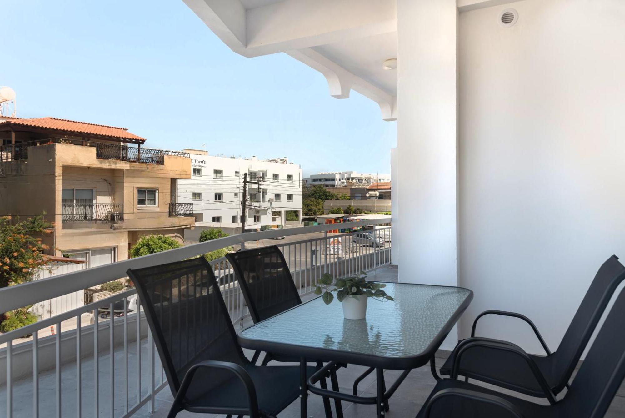 Phaedrus Living City Breeze Residences Finesse Larnaca Exterior foto